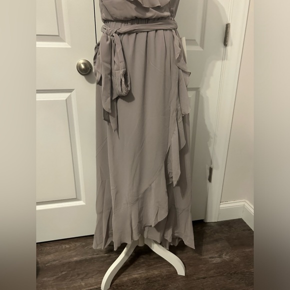 Jess Ruffle Midi Dress NWT - Picture 4 of 10